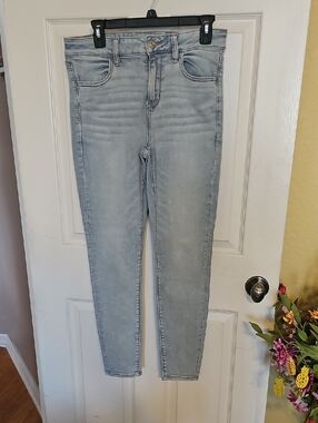 American Eagle Outfitters Light Blue High-Rise Skinny Jeans